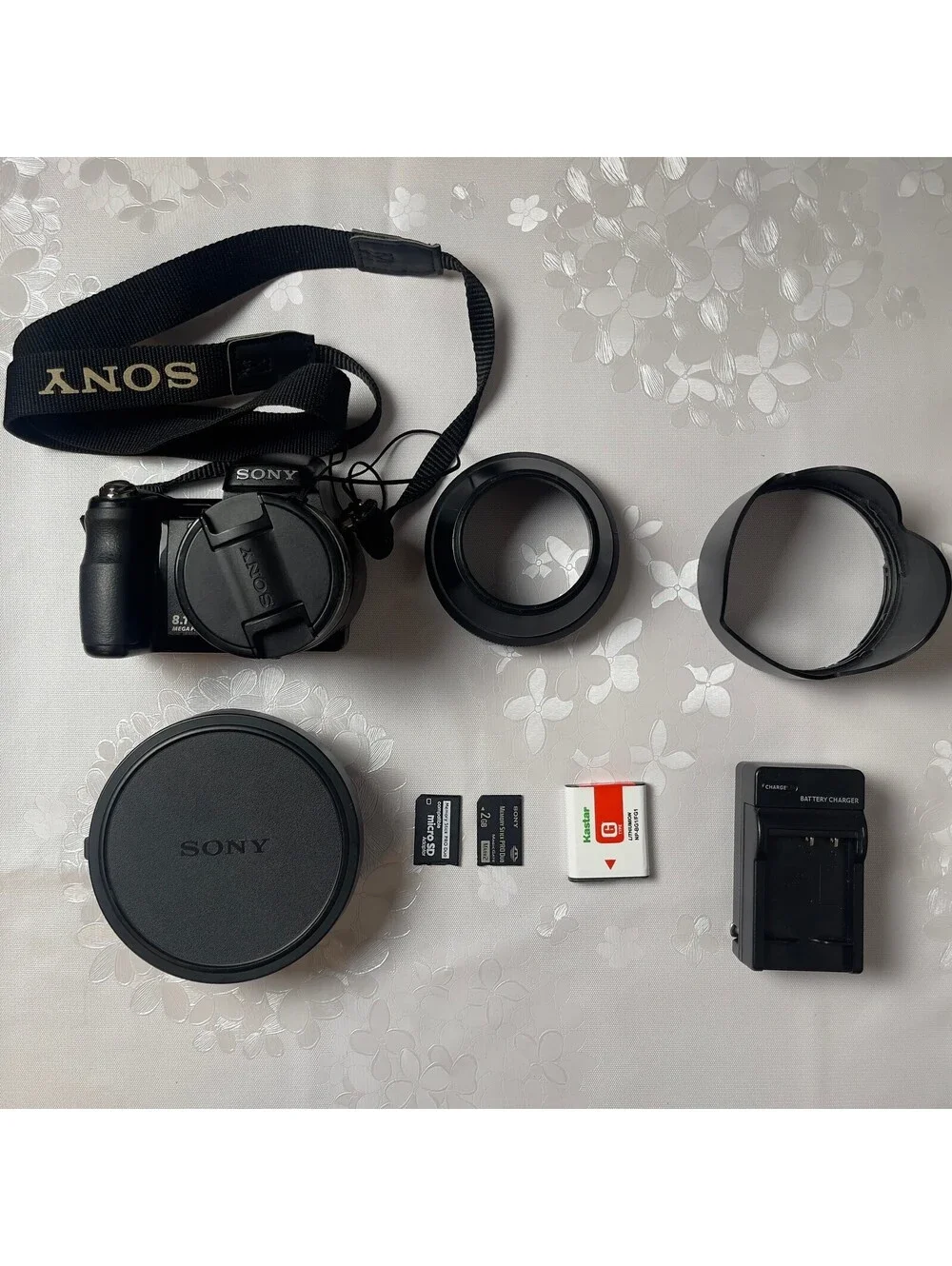 Sony Cyber-Shot DSC-H7 Digital Camera and Wide Angle Lenses (VCL-DH0774)